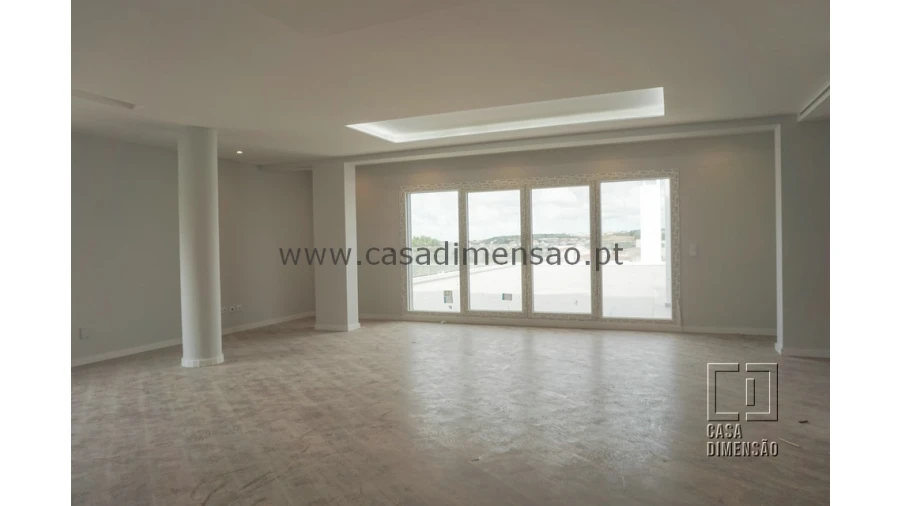 Apartamento T4 para Venda em Carnaxide e Queijas Foto 14