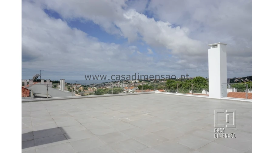 Apartamento T4 para Venda em Carnaxide e Queijas Foto 17