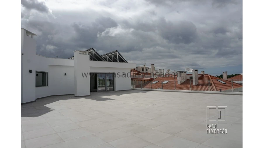 Apartamento T4 para Venda em Carnaxide e Queijas Foto 18