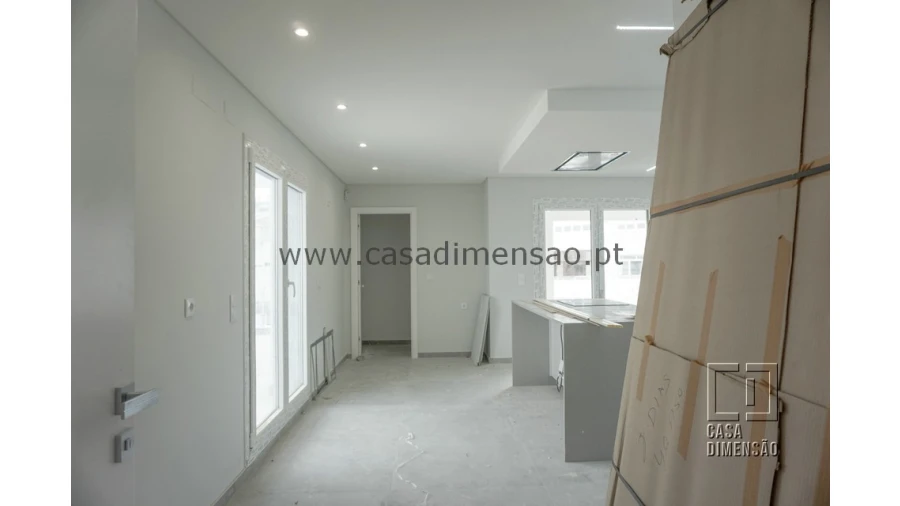 Apartamento T4 para Venda em Carnaxide e Queijas Foto 21