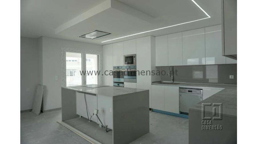 Apartamento T4 para Venda em Carnaxide e Queijas Foto 22