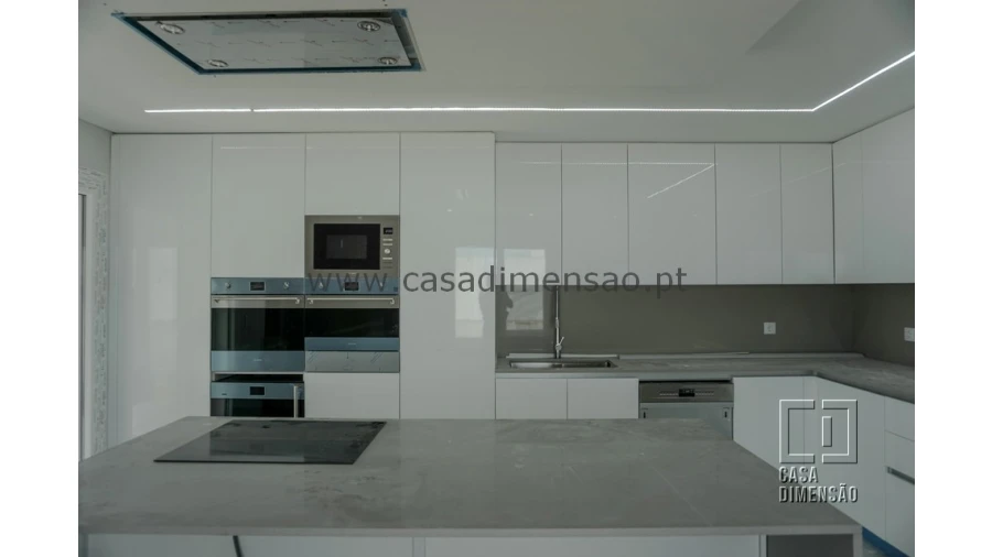 Apartamento T4 para Venda em Carnaxide e Queijas Foto 23