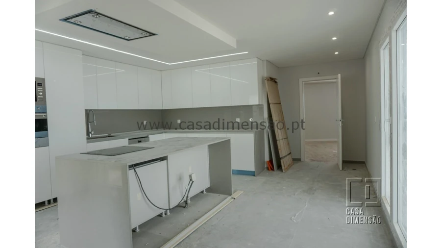 Apartamento T4 para Venda em Carnaxide e Queijas Foto 24