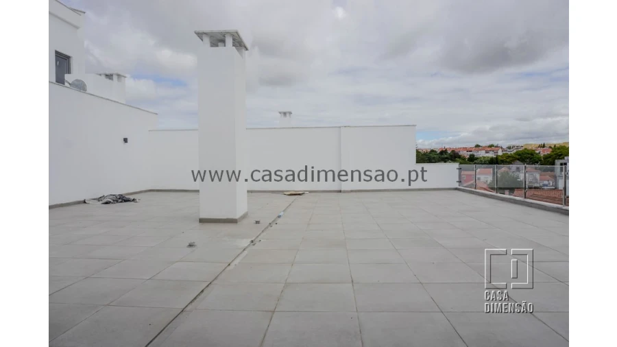 Apartamento T4 para Venda em Carnaxide e Queijas Foto 27