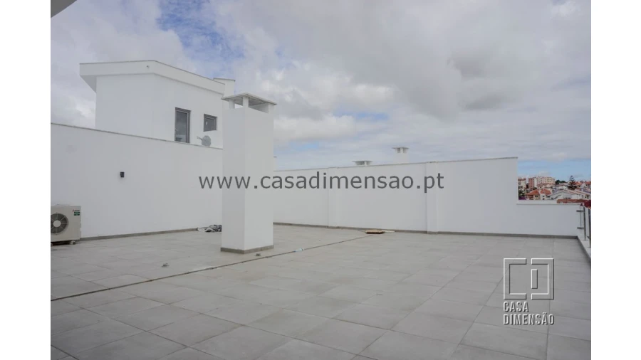 Apartamento T4 para Venda em Carnaxide e Queijas Foto 28