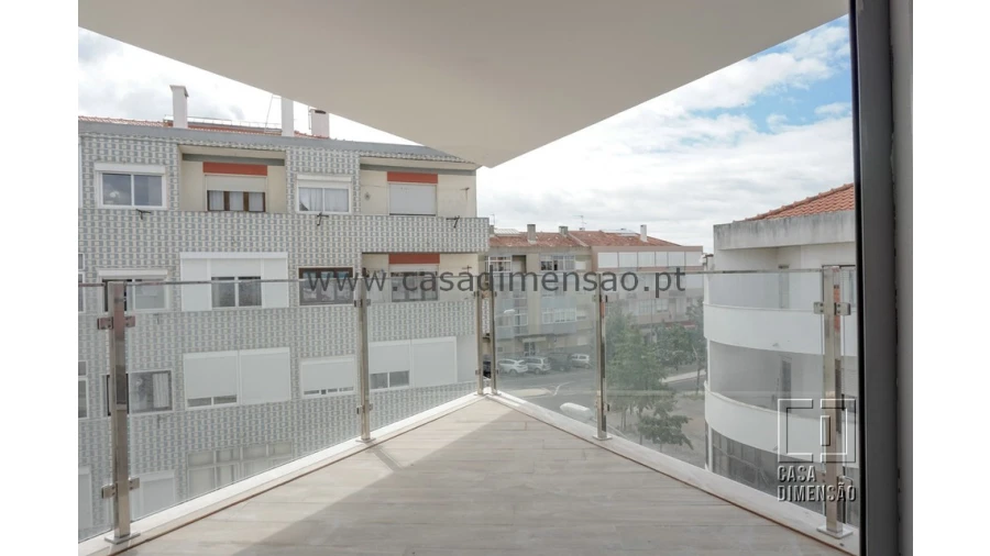 Apartamento T4 para Venda em Carnaxide e Queijas Foto 36