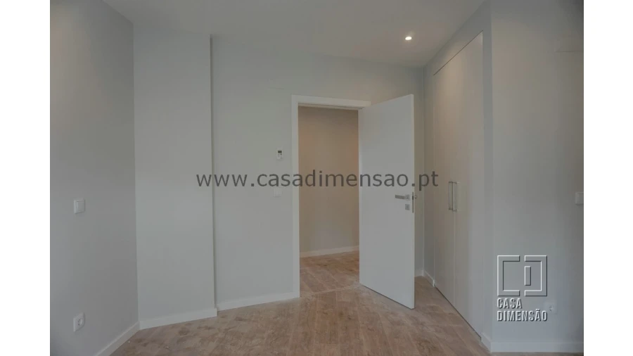 Apartamento T4 para Venda em Carnaxide e Queijas Foto 39