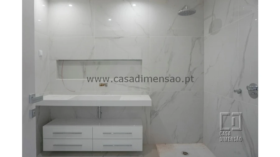 Apartamento T4 para Venda em Carnaxide e Queijas Foto 40