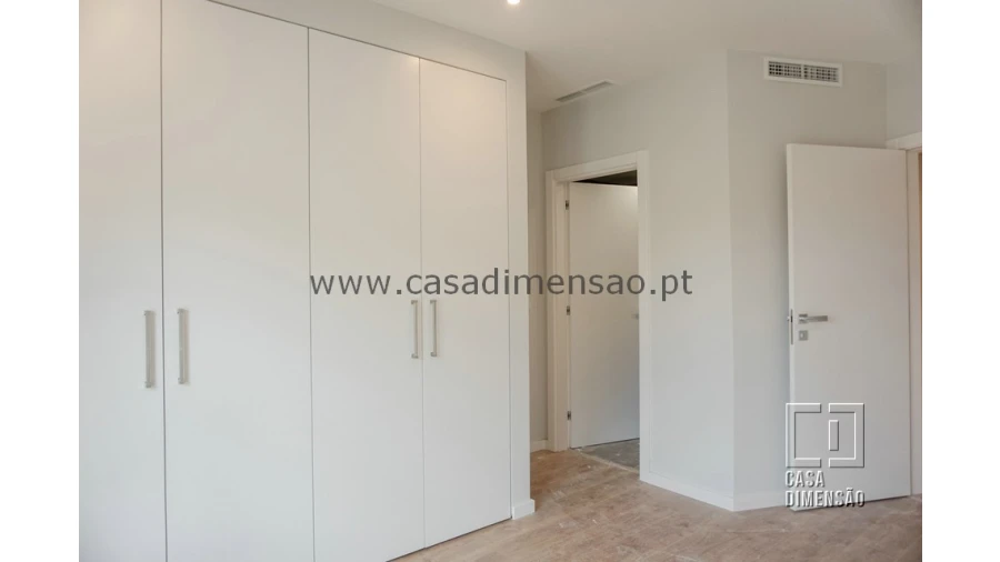Apartamento T4 para Venda em Carnaxide e Queijas Foto 43