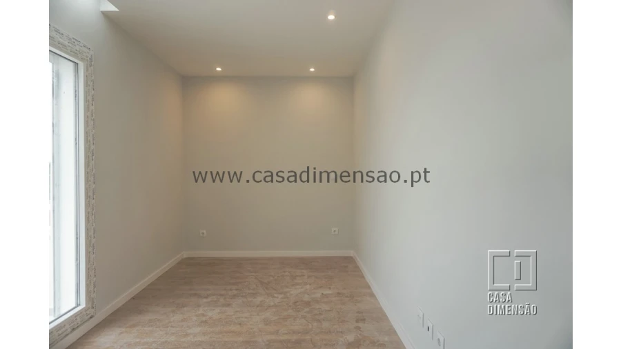Apartamento T4 para Venda em Carnaxide e Queijas Foto 46