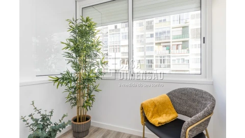 Apartamento T3 para Venda em Benfica