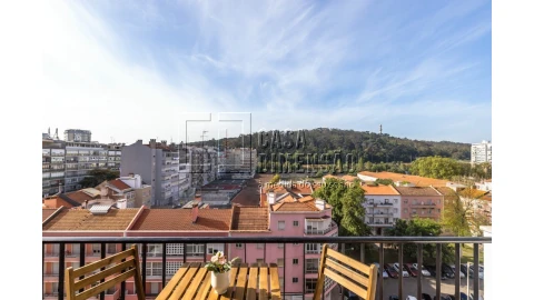 Apartamento T3 para Venda em Benfica
