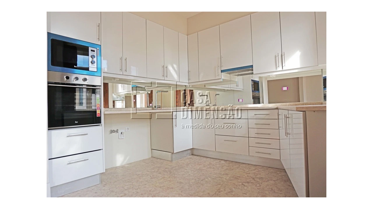 Apartamento T2 para Venda em Misericórdia Foto 9