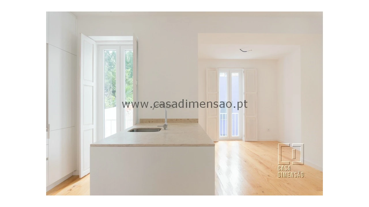 Apartamento T1 para Venda em Ajuda Foto 1