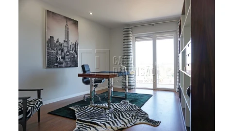 Apartamento T4 para Venda em Oeiras e São Julião da Barra, Paço de Arcos e Caxias