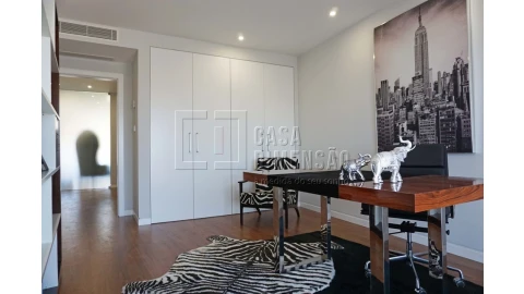 Apartamento T4 para Venda em Oeiras e São Julião da Barra, Paço de Arcos e Caxias