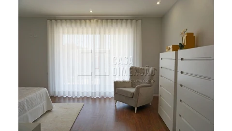 Apartamento T4 para Venda em Oeiras e São Julião da Barra, Paço de Arcos e Caxias