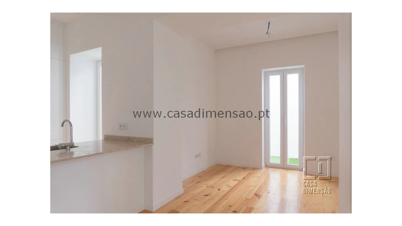 Apartamento T1 para Venda em Ajuda Foto 5