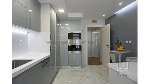 Apartamento T2 para Venda em Oeiras e São Julião da Barra, Paço de Arcos e Caxias