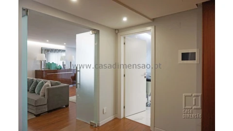 Apartamento T4 para Venda em Oeiras e São Julião da Barra, Paço de Arcos e Caxias