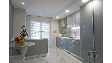 Apartamento T4 para Venda em Oeiras e São Julião da Barra, Paço de Arcos e Caxias