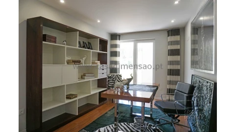 Apartamento T4 para Venda em Oeiras e São Julião da Barra, Paço de Arcos e Caxias