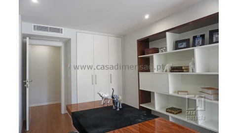 Apartamento T4 para Venda em Oeiras e São Julião da Barra, Paço de Arcos e Caxias