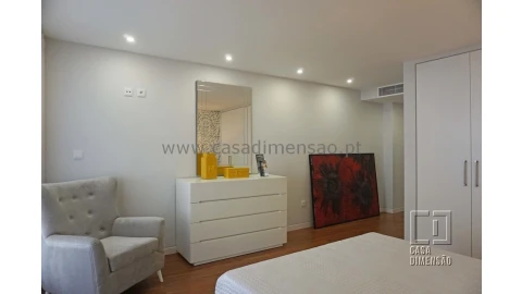 Apartamento T4 para Venda em Oeiras e São Julião da Barra, Paço de Arcos e Caxias