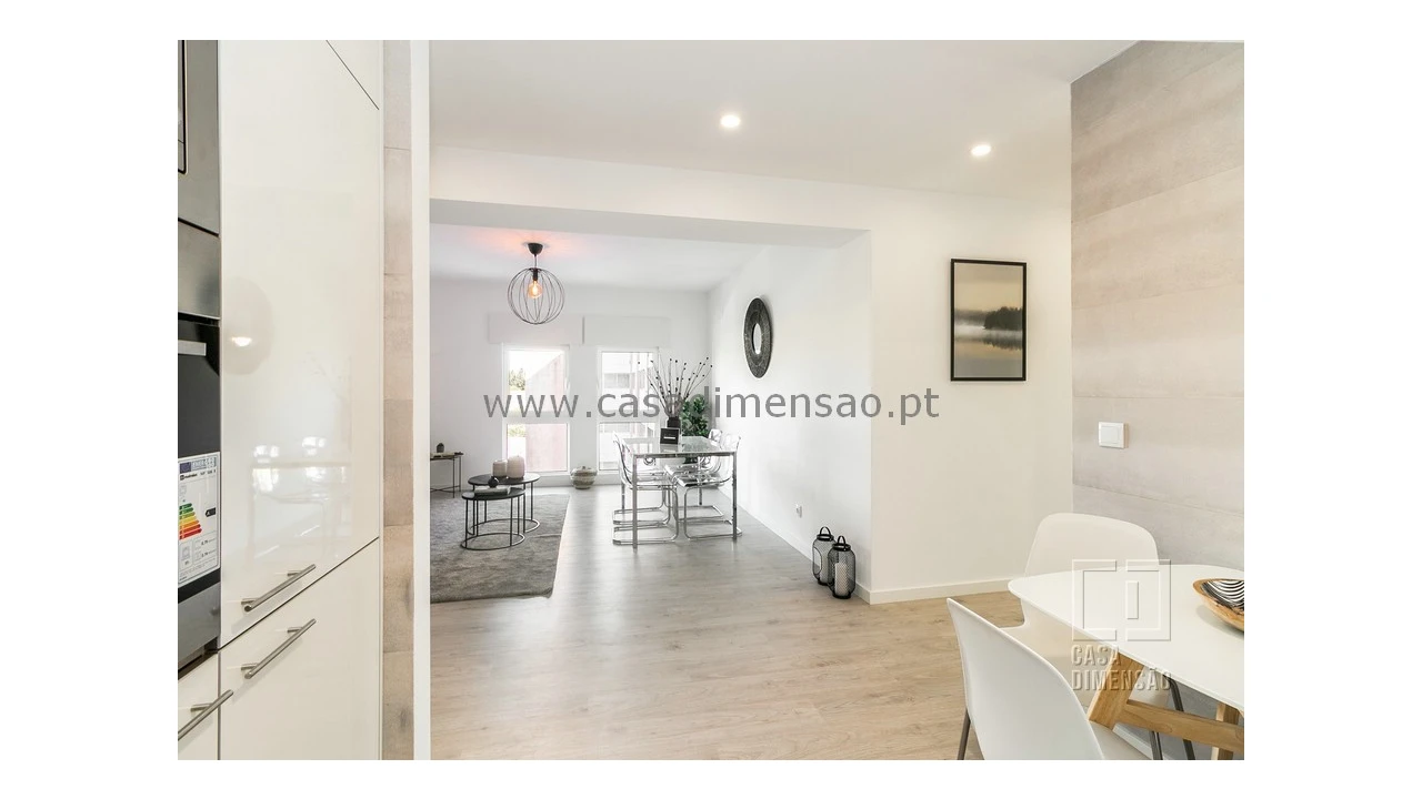 Apartamento T3 para Venda em Carnide Foto 4