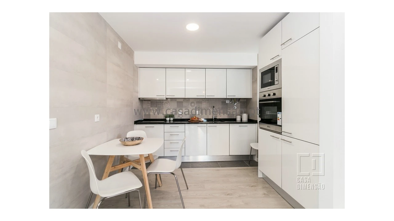 Apartamento T3 para Venda em Carnide Foto 13