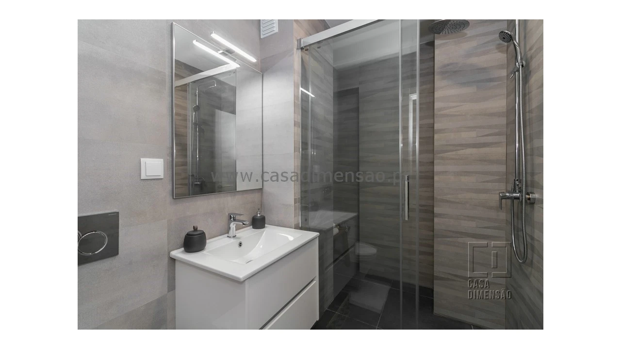 Apartamento T3 para Venda em Carnide Foto 1