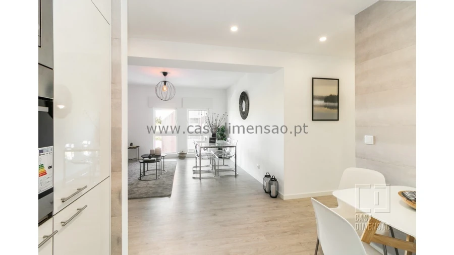 Apartamento T3 para Venda em Carnide Foto 4
