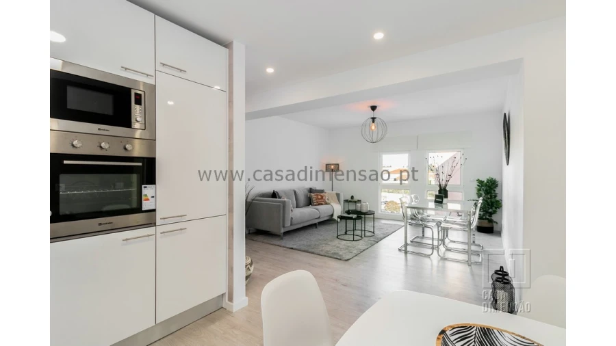 Apartamento T3 para Venda em Carnide Foto 11