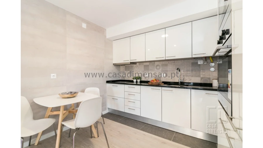 Apartamento T3 para Venda em Carnide Foto 12