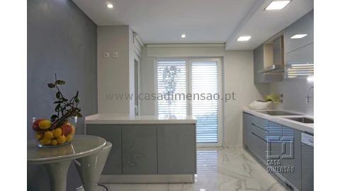 Apartamento T3 para Venda em Oeiras e São Julião da Barra, Paço de Arcos e Caxias