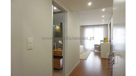 Apartamento T3 para Venda em Oeiras e São Julião da Barra, Paço de Arcos e Caxias