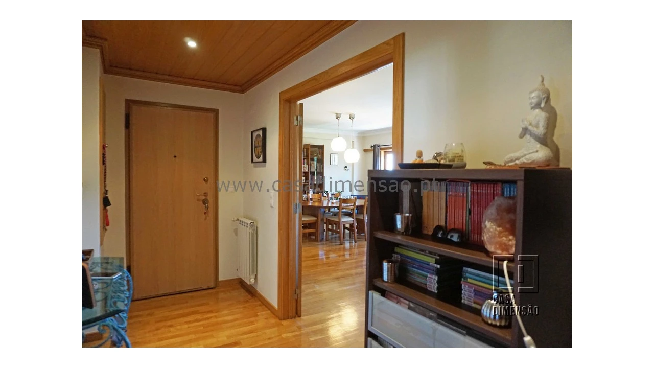 Apartamento T4 para Venda em Venteira Foto 3