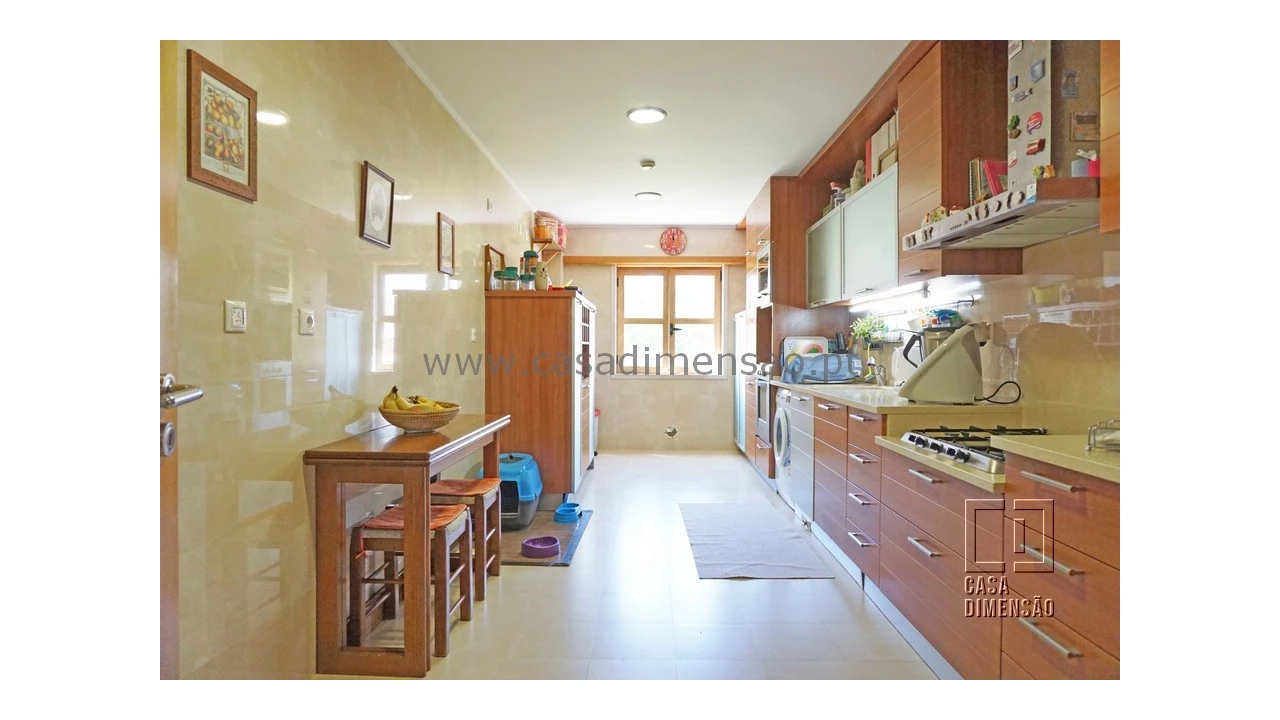 Apartamento T4 para Venda em Venteira Foto 18