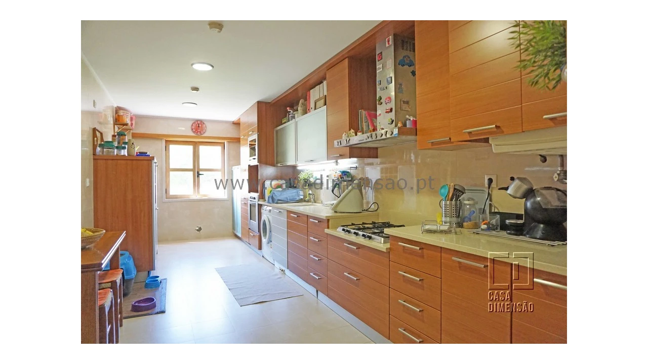 Apartamento T4 para Venda em Venteira Foto 19