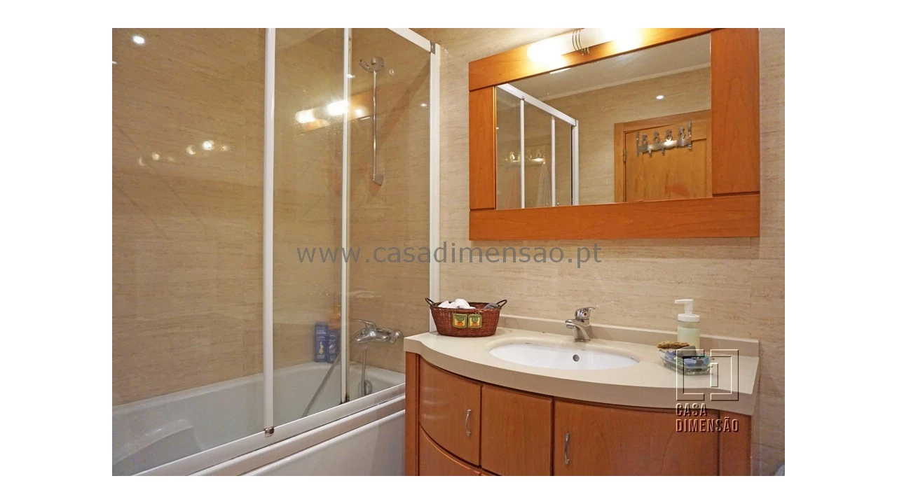 Apartamento T4 para Venda em Venteira Foto 27