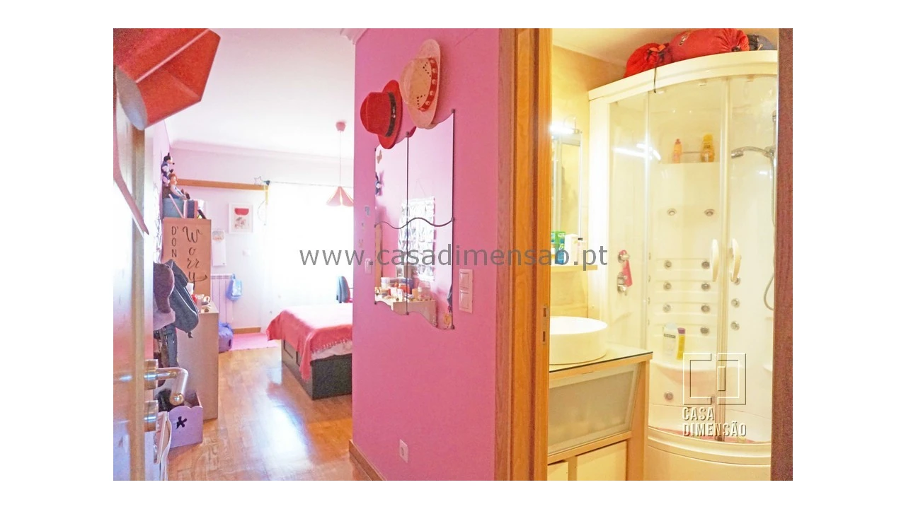 Apartamento T4 para Venda em Venteira Foto 34