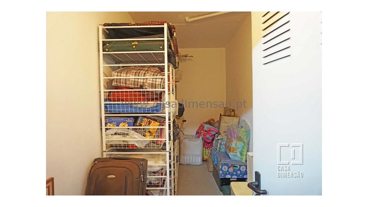 Apartamento T4 para Venda em Venteira Foto 49