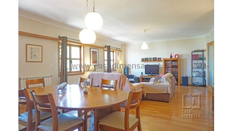 Apartamento T4 para Venda em Venteira