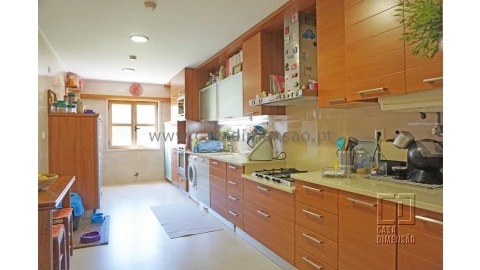 Apartamento T4 para Venda em Venteira