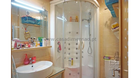 Apartamento T4 para Venda em Venteira