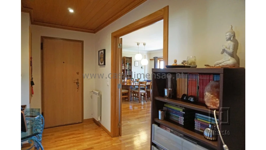 Apartamento T4 para Venda em Venteira Foto 3