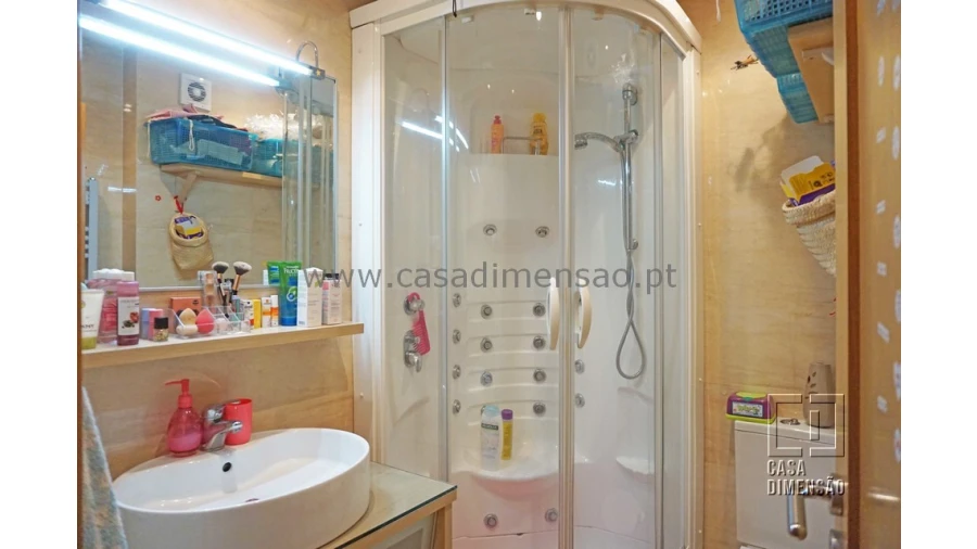 Apartamento T4 para Venda em Venteira Foto 42
