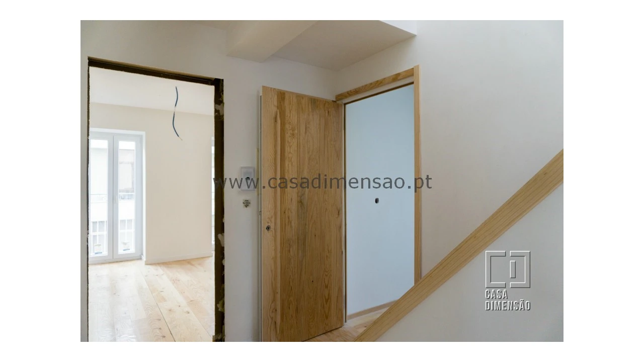 Apartamento T3 para Venda em Ajuda Foto 2