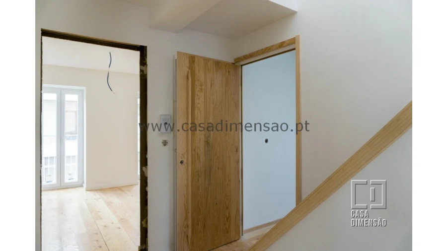 Apartamento T3 para Venda em Ajuda Foto 2