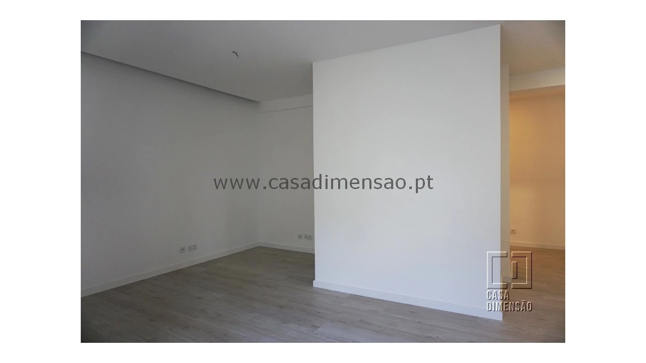 Apartamento T2 para Venda em Carnaxide e Queijas Foto 5